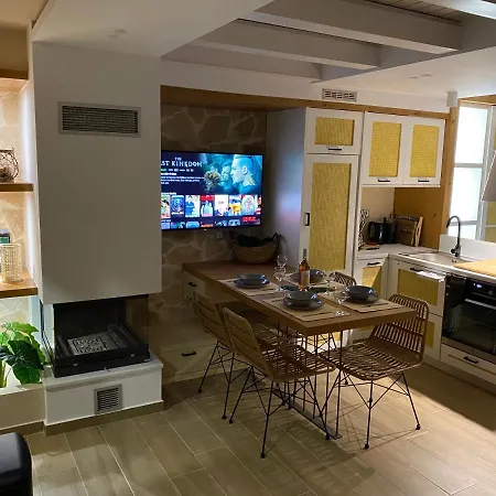 Apartment Papaduke House