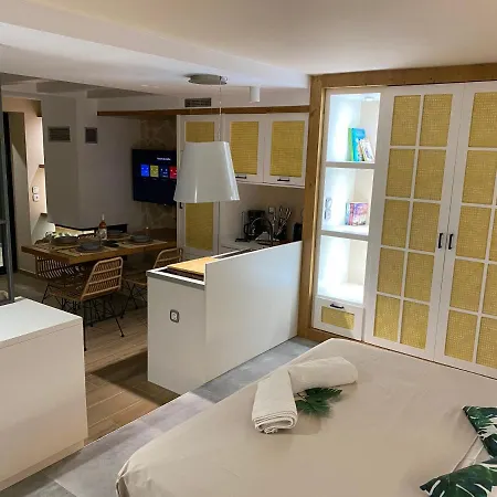 Papaduke House Apartment *